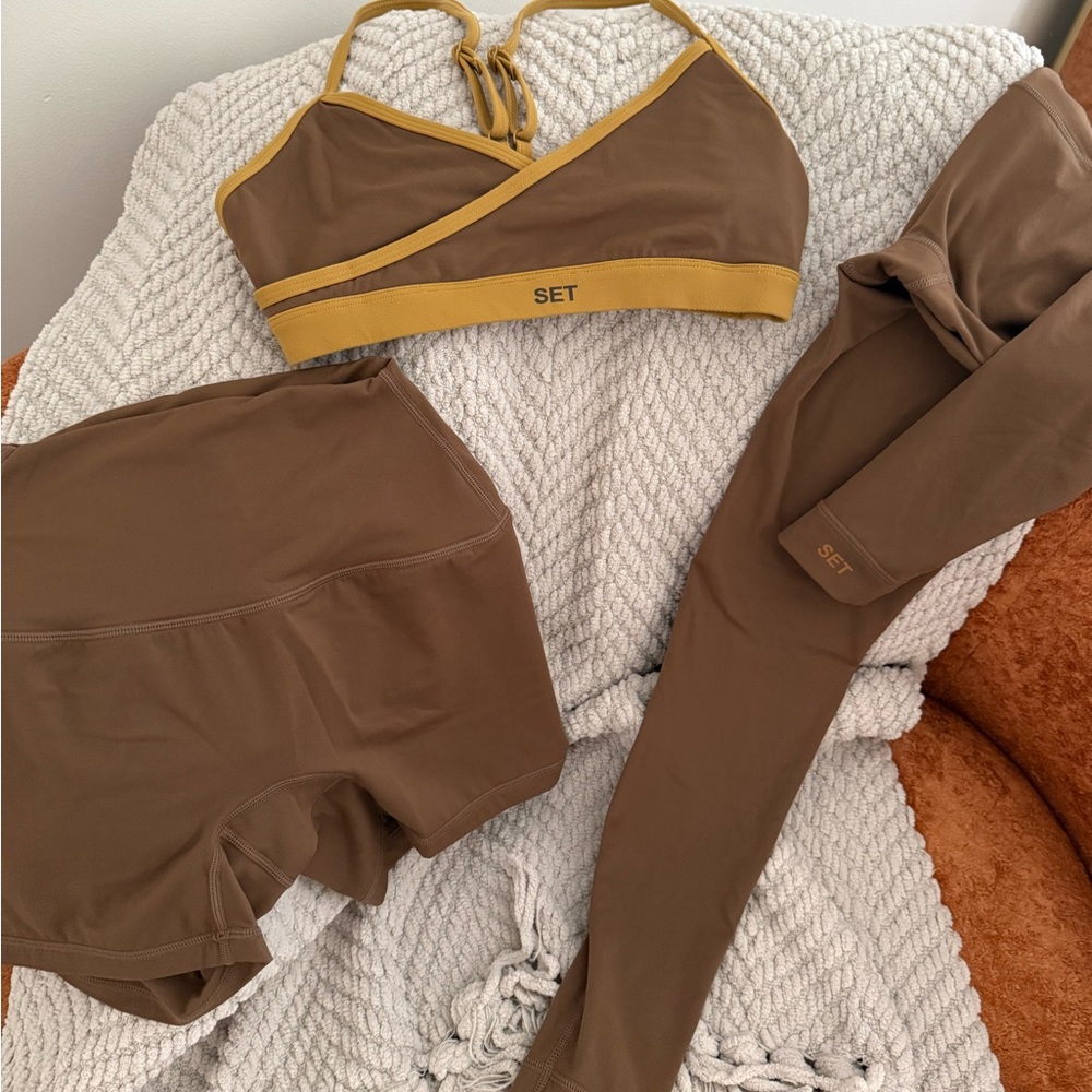 SOLD SET Active Airluxe 3pc set